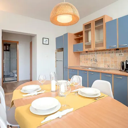 Appartamento Ala By The Sea